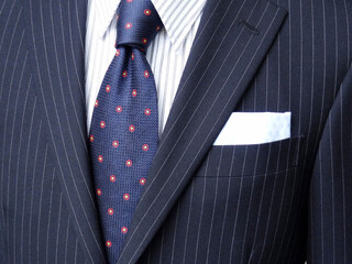 スーツ姿の男性