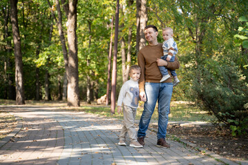Obraz premium Dad with a childen