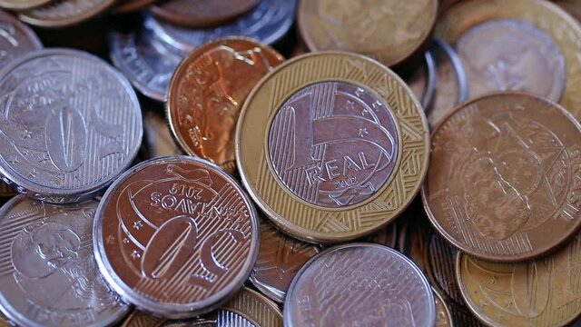 Close up de moedas do Brasil