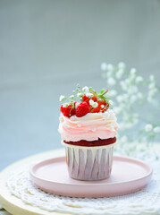cupcake with strawberry