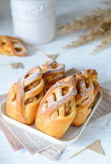 buns with apples