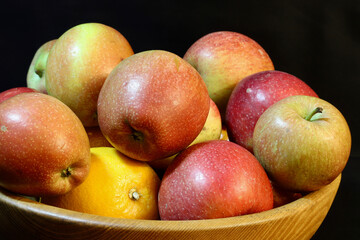 closeup of apples in bowl