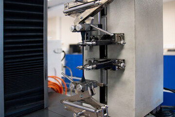Tensile test is carried out in the rubber factory