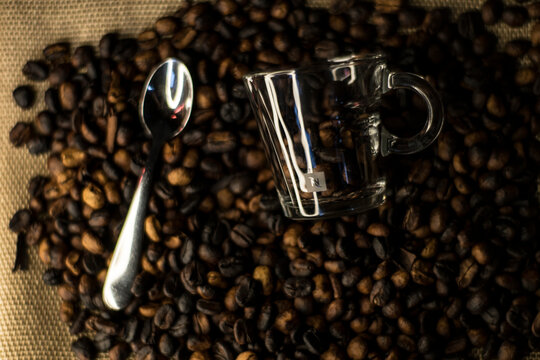 coffee beans, coffee makers, aniz, spoons, spices and others