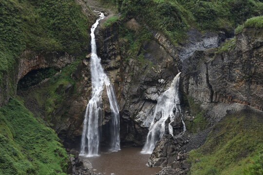 a la cascada del Agoyan Ba&ntilde;os Provincia del Tungurahua Ecuador