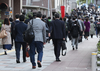 Crowd of people walking street in Tokyo, JAPAN (都内の通勤風景)