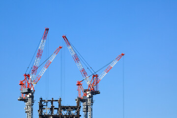 クレーンと青空