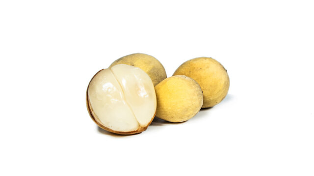 langsium domesticum fruit picture, isolated on white background.