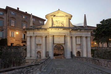Obraz premium the city of Bergamo, empty during the lockdown for COVID-19