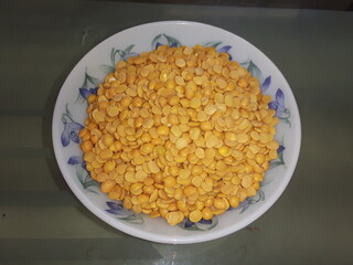 Yellow Pigeon pea Many types of pulses are used in India.  Pulses come in grains.  The crop that produces them is called pulses.Tur has been cultivated in India since three thousand years ago, but 