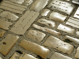 Alte, glatt getrettene Steine, Straße aus der Römerzeit in Rovinj, Istrien, Kroatien