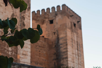 Vista de una de las torres de la Alhambra en Granada