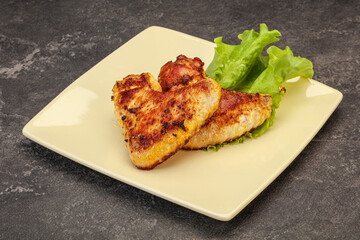 Roasted chicken wings with spices