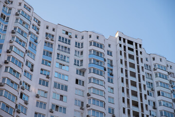 Fototapeta na wymiar new construction of a high-rise apartment building