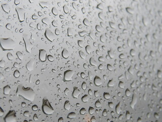gocce di pioggia sui vetri - raindrops on the glasses