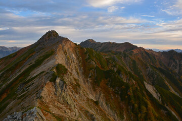 Fototapeta premium 水晶岳へと続く稜線