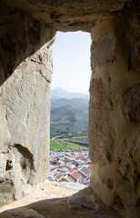 Paisaje a trav&eacute;s de una ventana