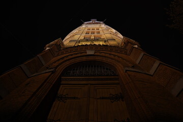 Der Wasserturm Favoriten ist ein Wahrzeichen des 10. Wiener Gemeindebezirkes Favoriten. Das markante Bauwerk im Stil des industriellen Historismus findet sich auf der Kuppe des Wienerberges