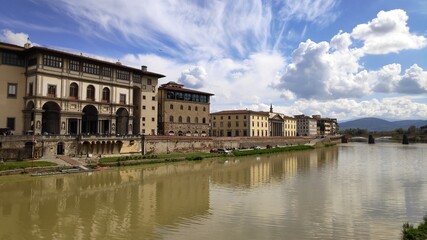 Fototapeta premium arno river city