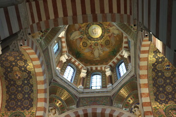 Fototapeta na wymiar Notre Dame De La Garde cathedral