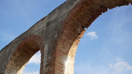 El puente de Aguila Arch Bridge in Nerja on the Costa del Sol region of Malaga, Spain.