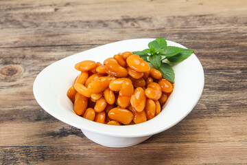 White beans with tomato sauce