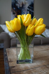 Still life with a bouquet of lilacs on the table premium
