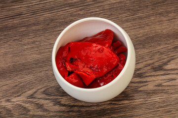 Grilled pepper in the oil