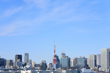 Obraz premium 青空と東京タワービル群