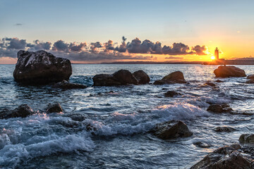 Coucher de soleil sur la baie des anges &agrave; Nice sur la C&ocirc;te d'Azur
