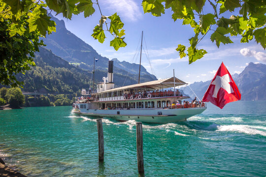 sunny day at Brunnen on Lake Uri in the Swiss Alps