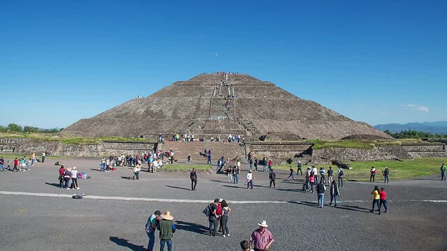 Hyperlapse, View of the Sun pyramid, Teotihuacan
