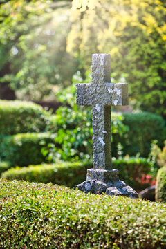 Friedhof Beerdigung Kreuz vom Grab