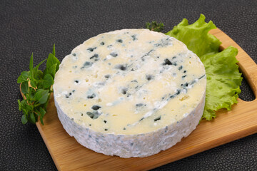 Round blue cheese