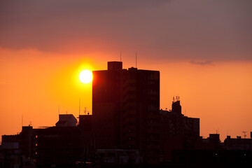 Fototapeta na wymiar 夕焼けの街並