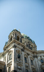 Obraz premium Regierungsviertel in Berlin mit Blick von der Spree