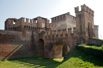 Fototapeta na wymiar castello sforzesco di Soncino