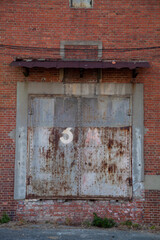 赤レンガ倉庫の鉄扉