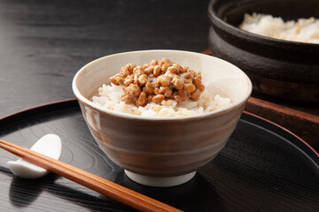 もち麦ご飯と納豆
