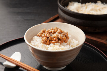 もち麦ご飯と納豆
