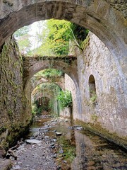 Naklejka premium old stone arch