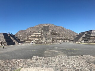 the great wall of the city