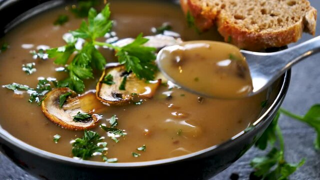 mushroom soup with bread