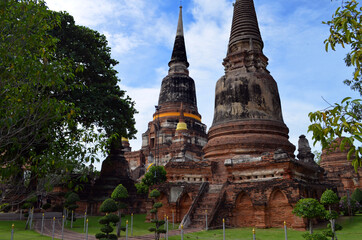 Fototapeta premium Ayutthaya, Thailand - Wat Yai Chaimongkhon Stupas