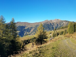 Fototapeta na wymiar Bergpanorama - Tolle Aussicht in den Bergen der österreichischen Alpen