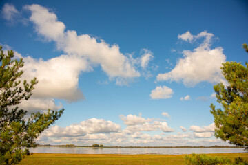 Der Gülper See in der Gemeinde Havelaue liegt circa 70 Kilometer westlich von Berlin am Westrand...
