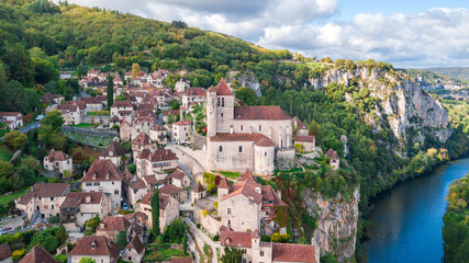 Fototapeta na wymiar aerial view of saint cirq lapopie town, france