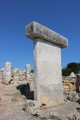 Taula de torralba sobre cielo azul en menorca, baleares, españa © tricia