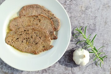 Minute Steak with Black Pepper. Flavored with Rosemary and Garlic