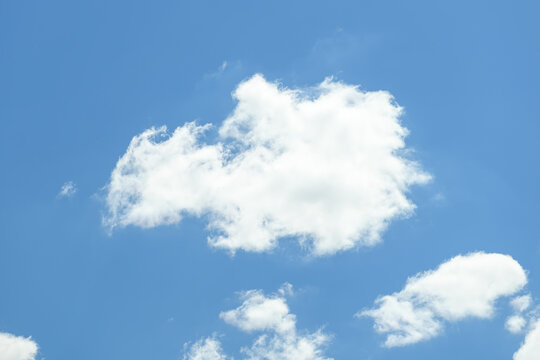 Beautiful white clouds in the blue sky © yotrakbutda